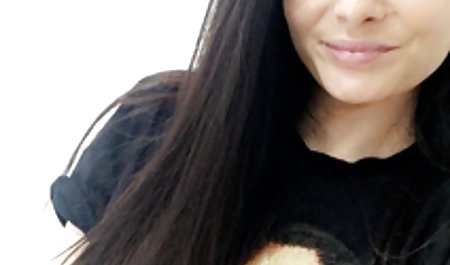 لزبین MILF باعث می شود کلیپ دانلود فیلم پورن کم حجم صورتی خود را که توسط برده جنسی خود لیسیده است